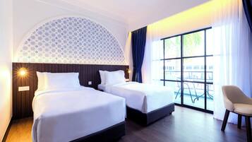 Room, 2 Twin Beds, Non Smoking, Courtyard Area (Lux) | Minibar, in-room safe, desk, laptop workspace