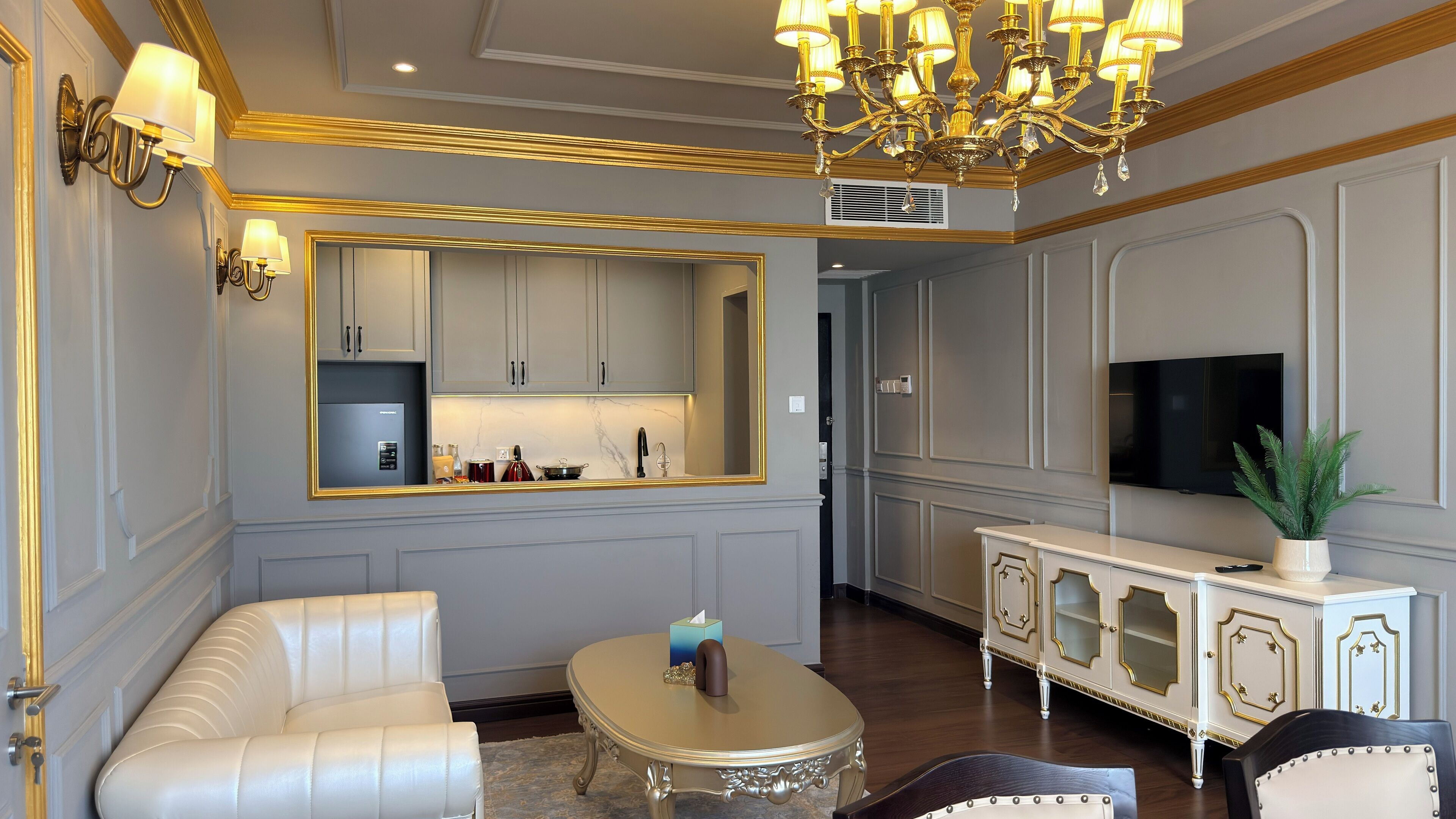 Suíte, 1 cama King, para não fumantes (Lisbon Majestic) | Frigobar, cofres nos quartos, escrivaninha