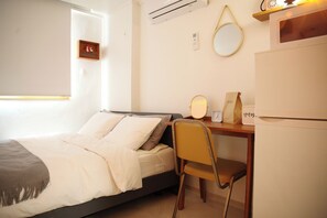 Chambre Standard double | Literie de qualité, bureau, espace de travail pour ordinateurs portables