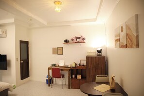 Superior Double Room | Premium bedding, desk, laptop workspace, free WiFi - Pyungtaek1981 (Pyeongtaek)