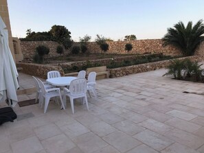 Vil·la, 5 dormitoris, piscina privada, vistes al jardí | Exterior