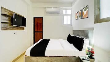 Deluxe Room | In-room safe, soundproofing, free WiFi