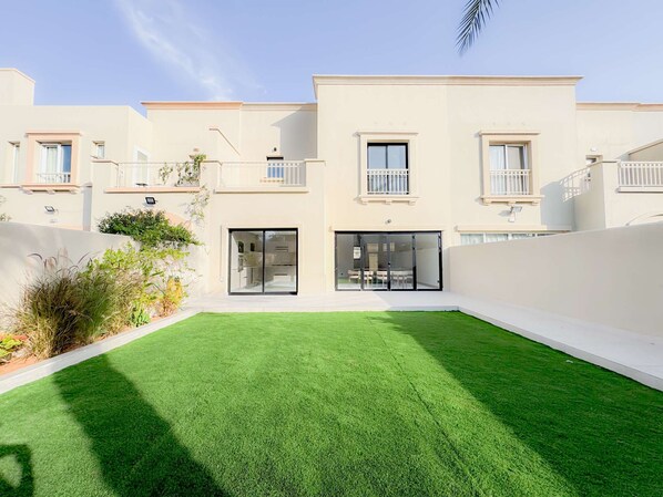 Casa | 3 dormitorios y Internet