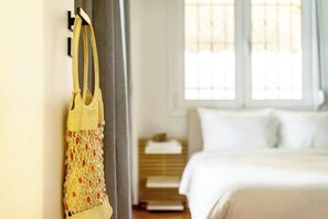 2 bedrooms, iron/ironing board, WiFi, bed sheets - Stylish Apartment in Thissio | Dedicated Workspace (Athina)