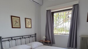 Unclassified image, 2 of 36, button - Villa Mariza at Aiantio (Salamina)