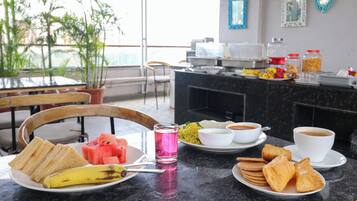 Daily buffet breakfast for a fee