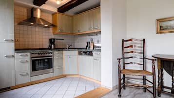 KĂŒhlschrank, Mikrowelle, Ofen, Herdplatte