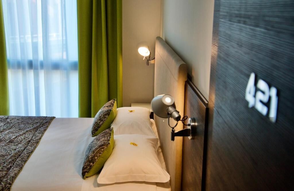In-room safe, soundproofing, iron/ironing board, free WiFi