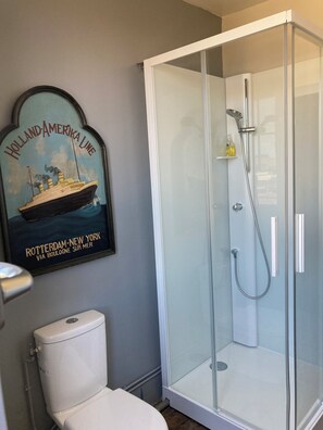 Shower, hair dryer, towels, soap - Le Gîte de Font Valet (Millac)