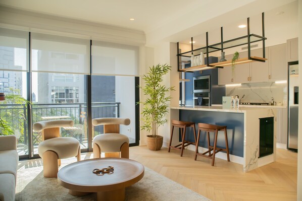 Interior - w*| Lovely 3BR w/ Incredible Balcony in Miraflores (Miraflores)