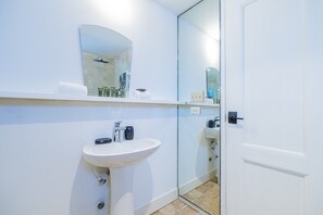 Douche, séchoir à cheveux