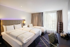 Familie vierpersoonskamer | Geluiddichte muren, gratis wifi, beddengoed