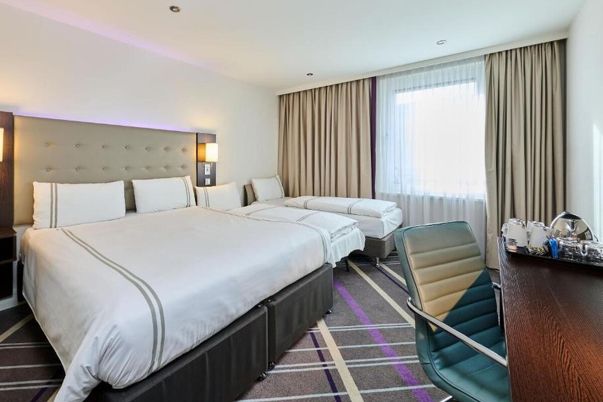 Family Quadruple Room, Non Smoking | Soundproofing, WiFi (free), bed sheets
