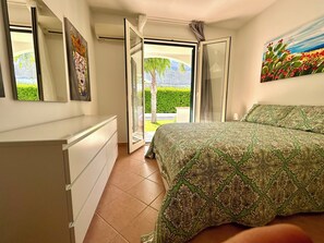 2 bedrooms, iron/ironing board, bed sheets