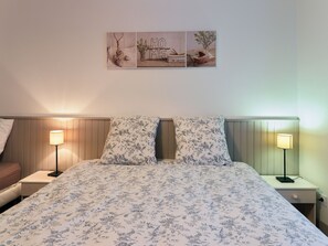 1 bedroom, iron/ironing board, WiFi
