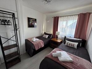 3 bedrooms, iron/ironing board, free WiFi