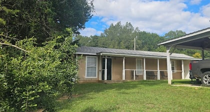 3-bedroom house in peaceful Water Valley with AC, WiFi. Enjoy your stay