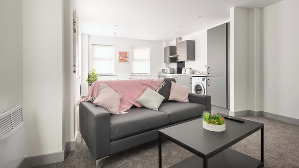 TV, offices - Spacious & Bright 1 Bed Flat in Central Doncaster (South Yorkshire)