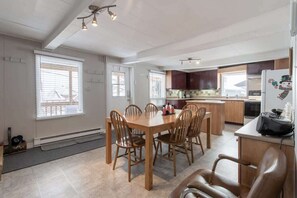 Dining - Blanche du Cap A stone's throw from Le Massif in Charlevoix (Petite-Rivière-Saint-François)