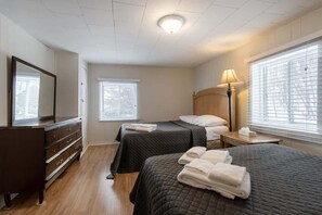 4 bedrooms, WiFi, bed sheets