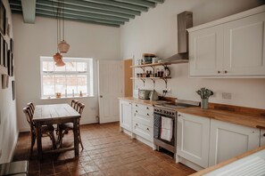 Micro-ondas, fogão, cooktop, lava-louças