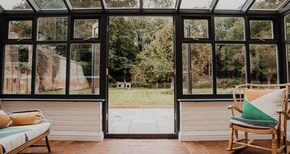 Stunning 2 bed cottage on rural country estate only 7 miles from Norwich