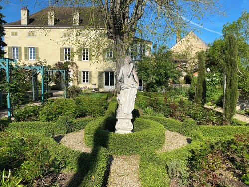 19th century manor house "la belle vie" 14/15 persons 5 min from Beaune