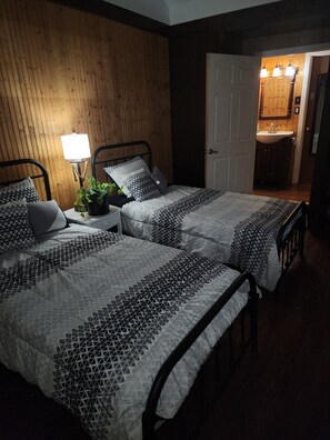 3 chambres, fer et planche à repasser, Wi-Fi gratuit, draps fournis