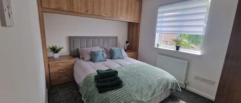 House | 2 bedrooms, iron/ironing board, free WiFi, bed sheets