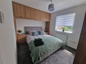 House | 2 bedrooms, iron/ironing board, free WiFi, bed sheets