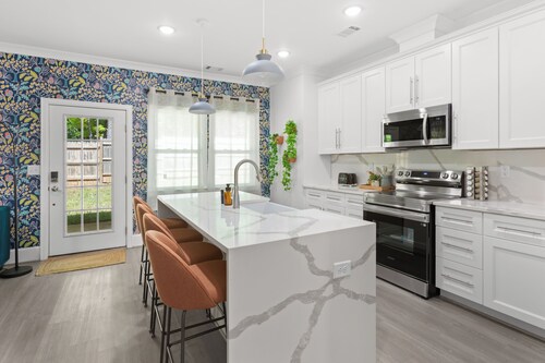 Luxe 4BR Haven by MHM Luxury Properties
