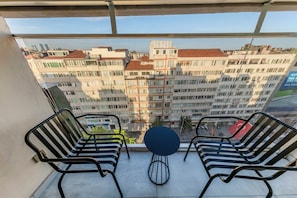 Deluxe-studiosviitti, 1 parisänky, kaupunkinäköala | Terassi/patio