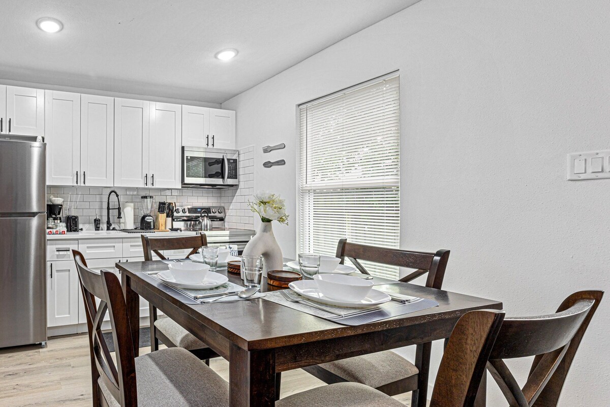 Photo 7 of Downtown + Heights Flat | Games | TVs WiFi | Pets