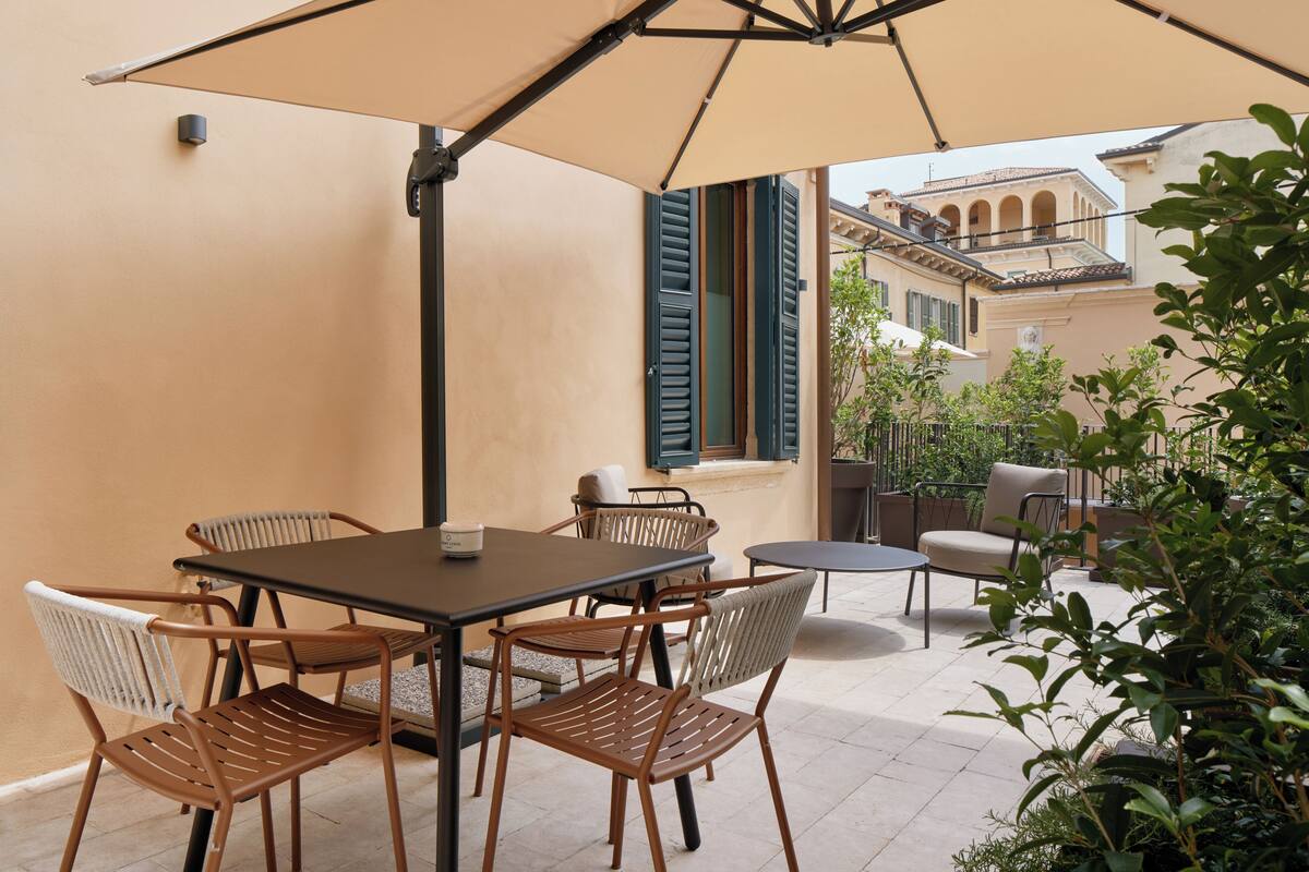 Monolocale, 1 letto king e 1 divano letto (King) e terrazza | Teras/patio