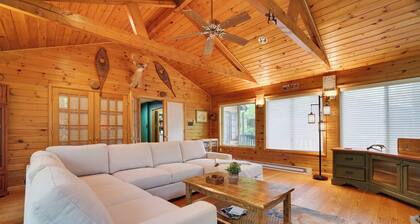 Arrowhead Lodge – Walk to Lake & Private Dock