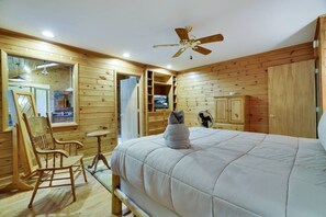 3 bedrooms, iron/ironing board, free WiFi, bed sheets