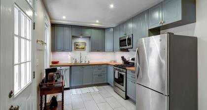 Quaint 2 BDRM With Fenced in Backyard