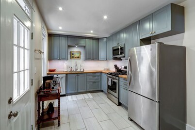 Quaint 2 BDRM With Fenced in Backyard