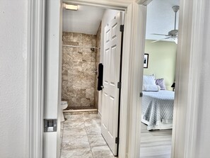 2 bedrooms, desk, free WiFi, bed sheets