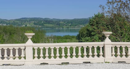 Stylish 1-Bedroom Apartment