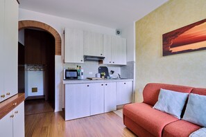 Living area - Lake Maggiore - Elegant Apartment with Pool (Euroville)