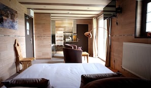 Chambre Deluxe, balcon, vue sur la montagne | Système d’insonorisation, accès au Wi-Fi (inclus)