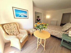 1 chambre, fer et planche à repasser, accès au Wi-Fi (inclus)