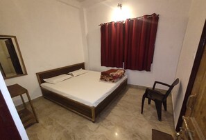 Habitación doble Deluxe | Caja de seguridad en la habitación, escritorio y insonorización 