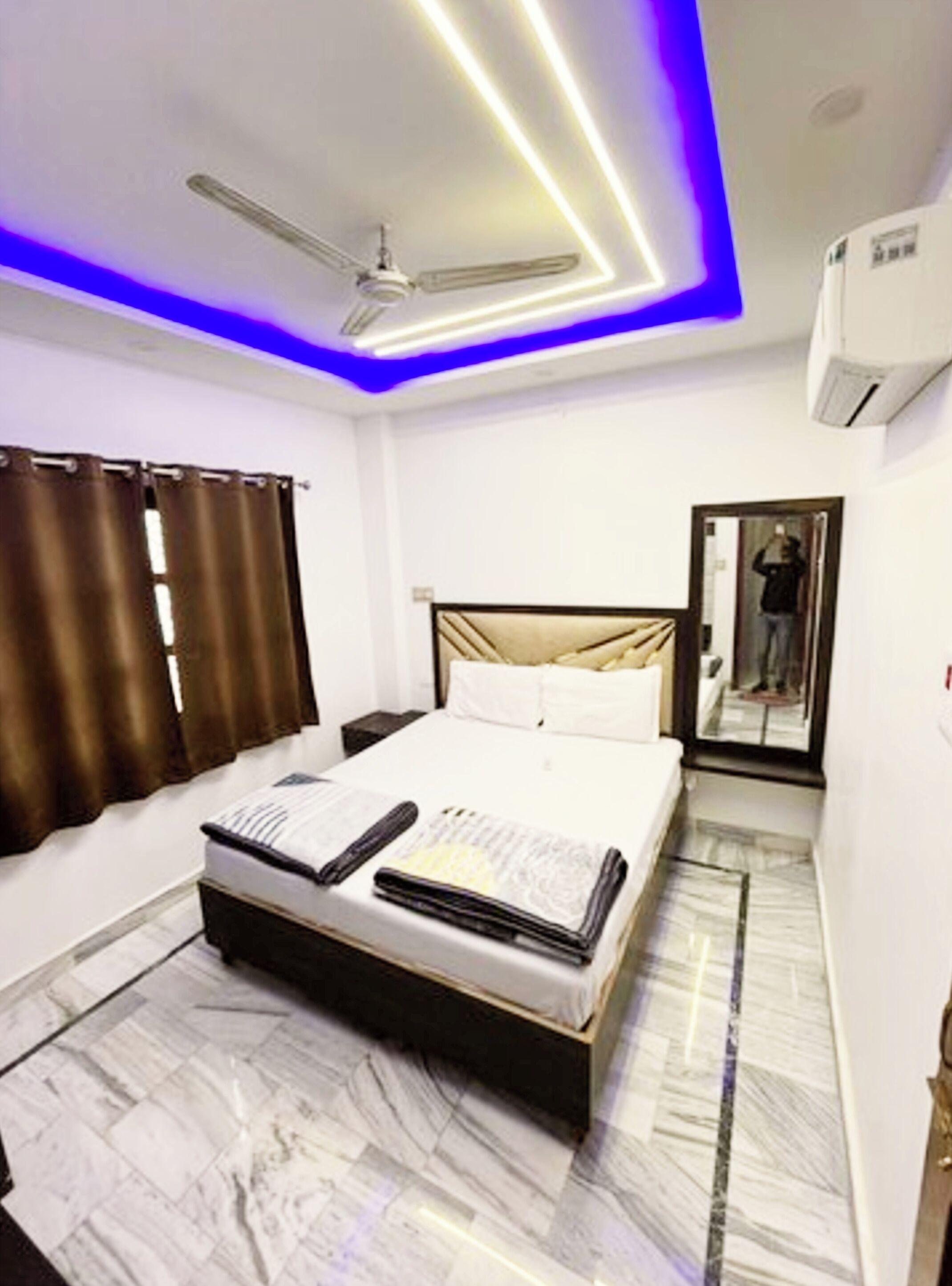 In-room safe, desk, soundproofing, iron/ironing board