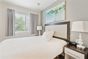 1 Schlafzimmer, Schreibtisch, Bügeleisen/Bügelbrett, Reisekinderbett