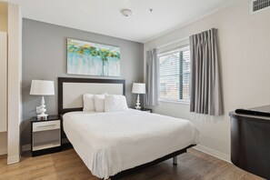 Schreibtisch, Bügeleisen/Bügelbrett, kostenloses WLAN, Bettwäsche