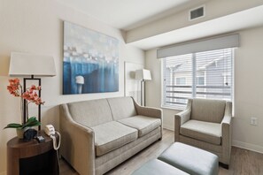 Televisión y oficina 