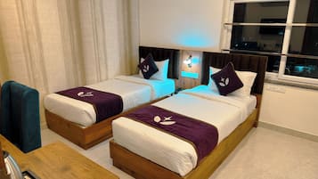 Executive Twin Room, City View | 1 bedroom, premium bedding, desk, laptop workspace