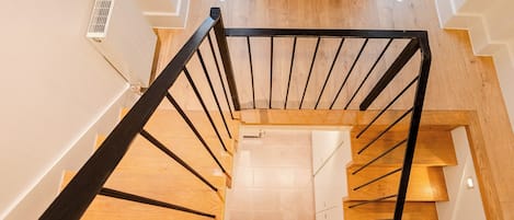 Design appartement | 1 slaapkamer, een kluis op de kamer, een strijkplank/strijkijzer